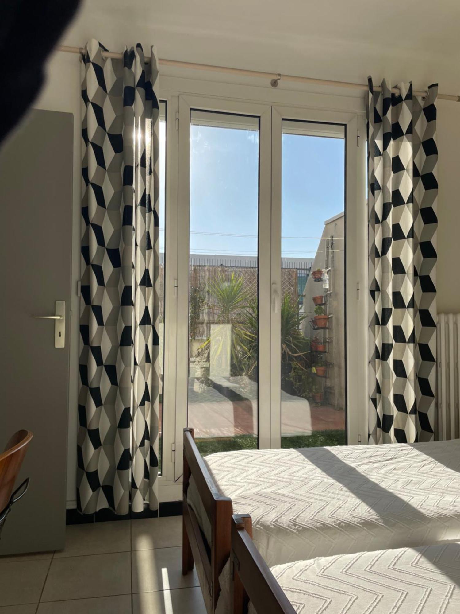 4 Personnes Appart 60 M2 Terrasse 35M2 Sejour Sud 2 Vraies Chambres Gare Saint-Charles Universite Marseille Luaran gambar