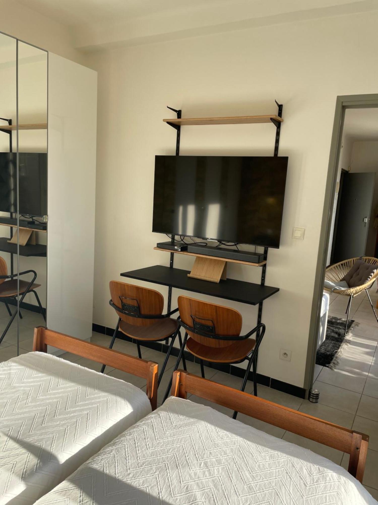 4 Personnes Appart 60 M2 Terrasse 35M2 Sejour Sud 2 Vraies Chambres Gare Saint-Charles Universite Marseille Luaran gambar